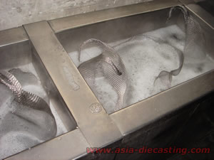 ultrasonic cleaning cleaning of aluminum die casting